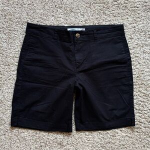 Old Navy Mid-Rise Twill Everyday 7-inch Shorts Women’s size 6 Black